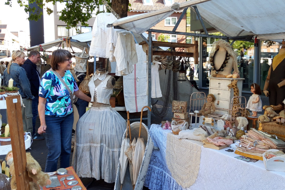 26041601vlooienmarktnac