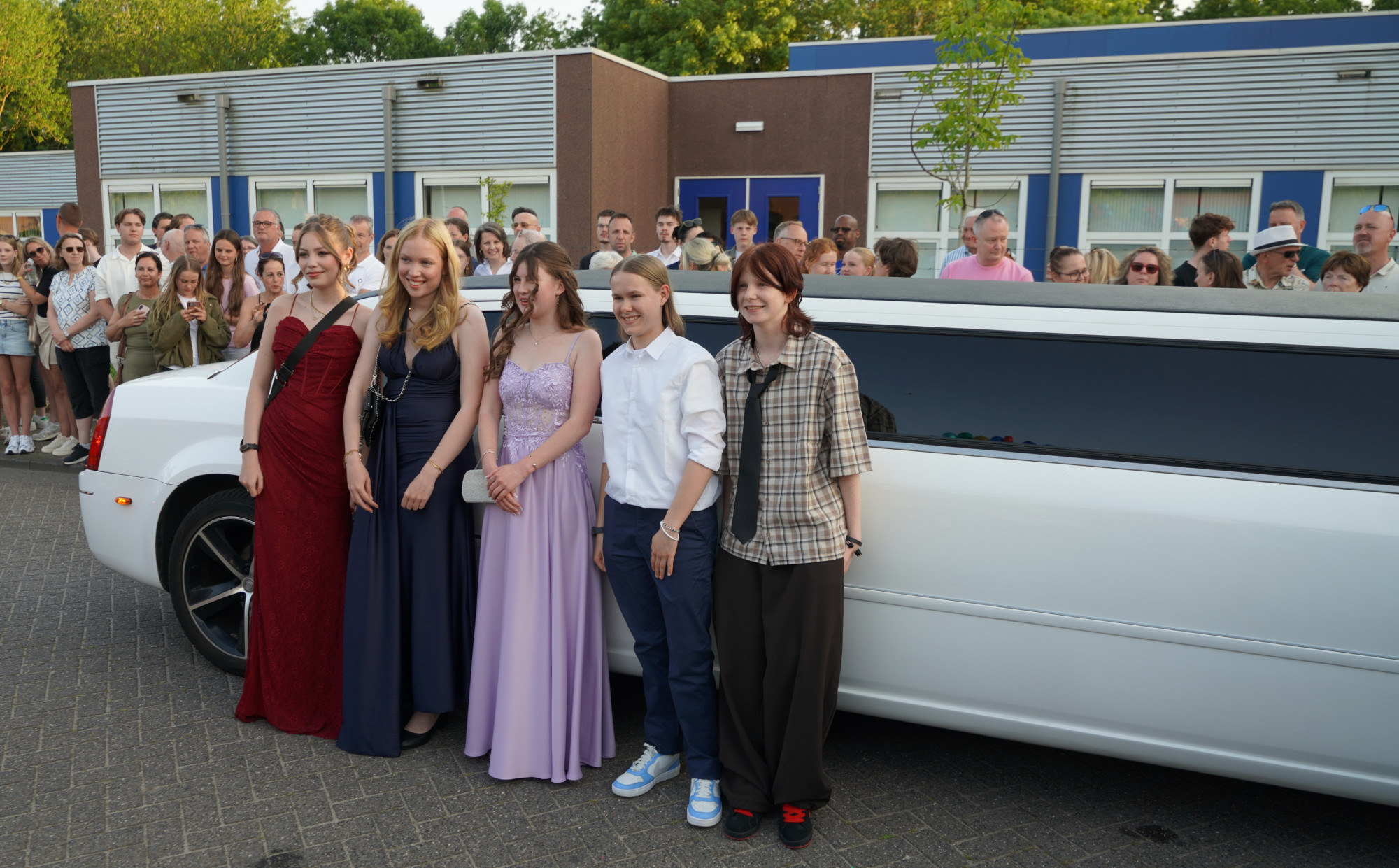 26052701gala10adv