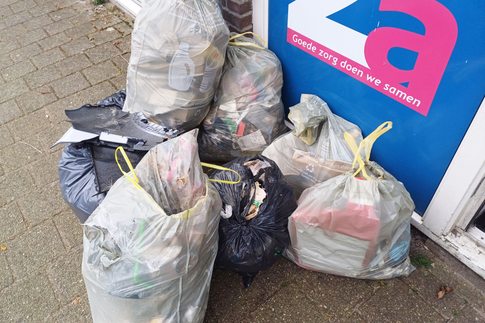 25032902opschoondaginmuizenberg