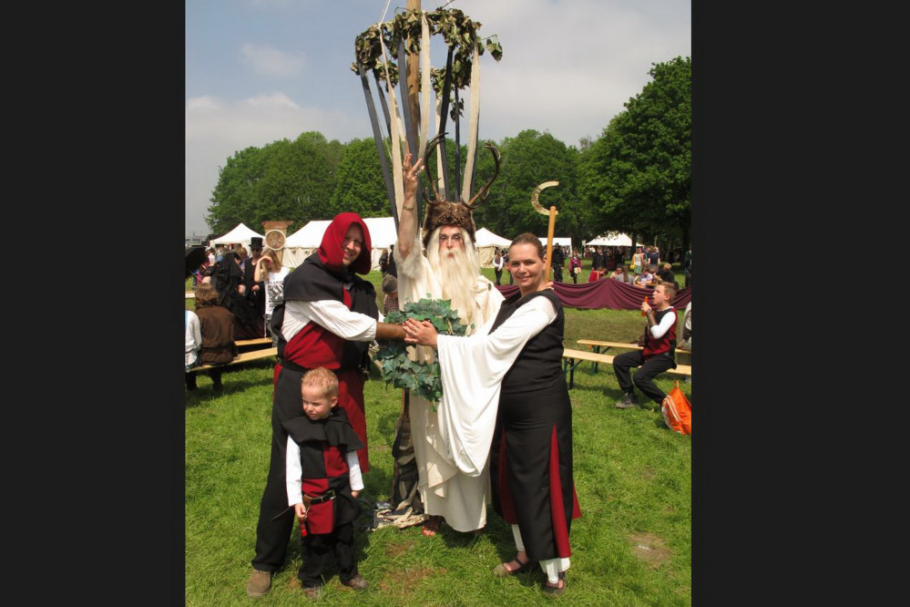25050101feestvdmeiboom