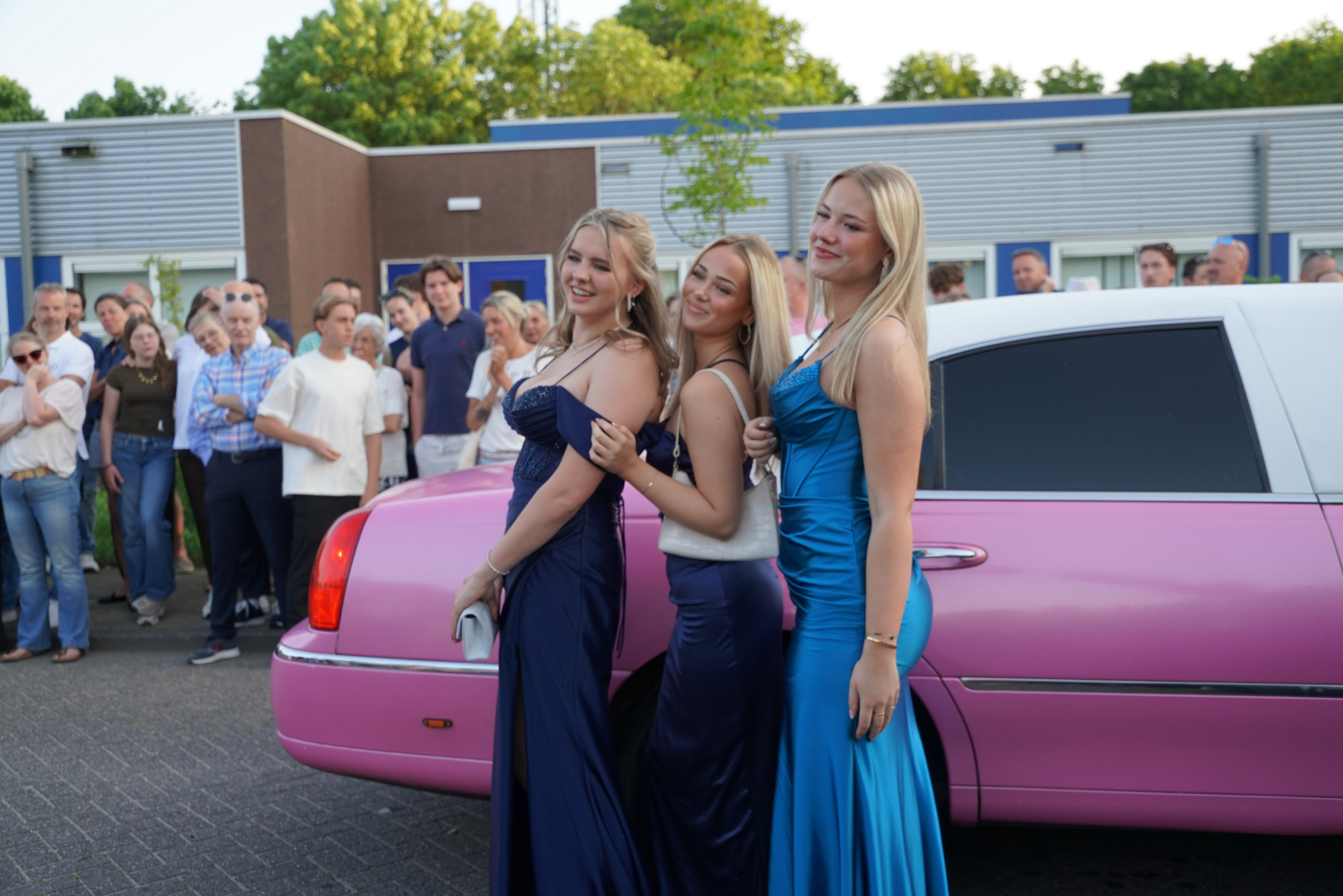 26052701gala16adv