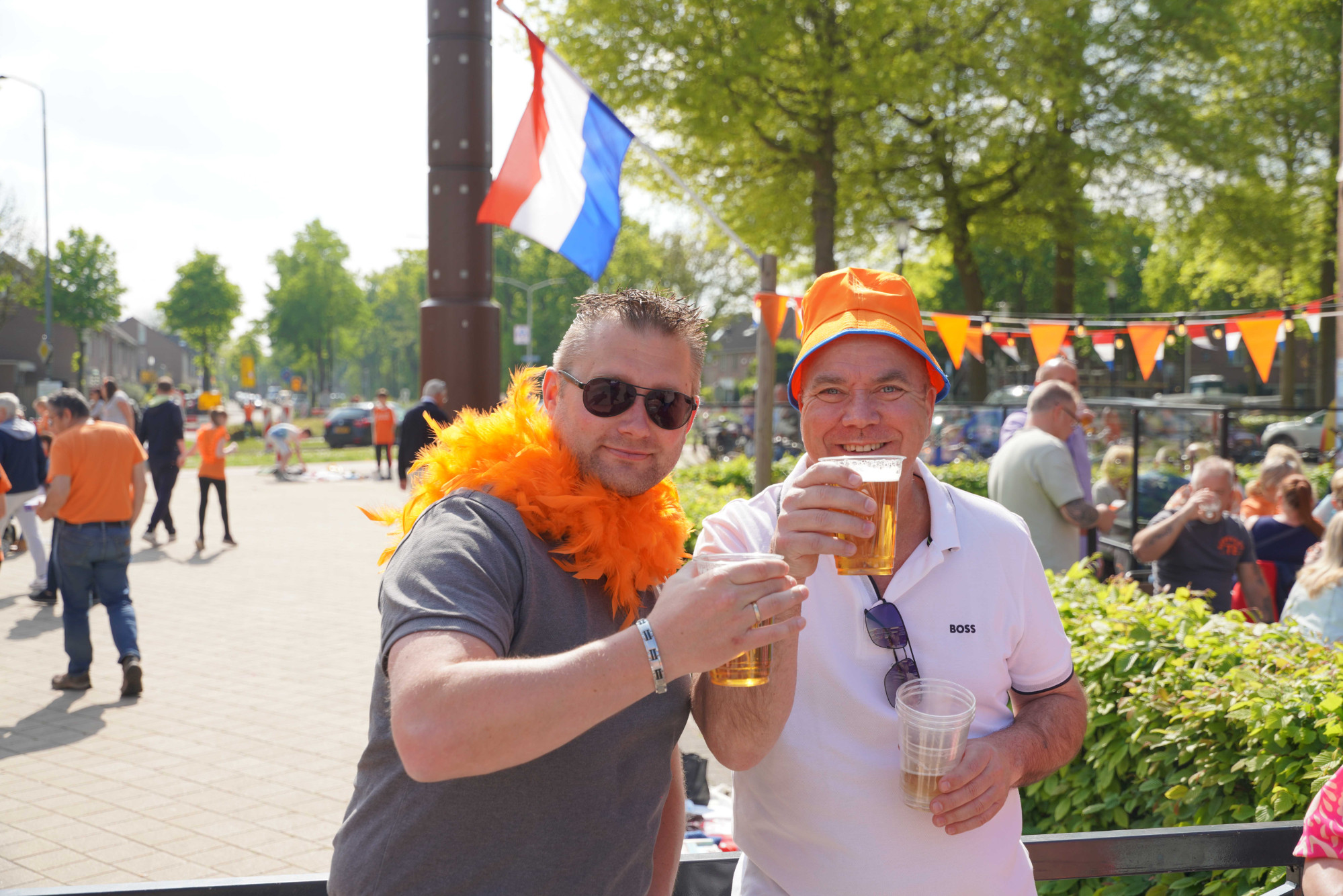 25042802koningsdag09adv