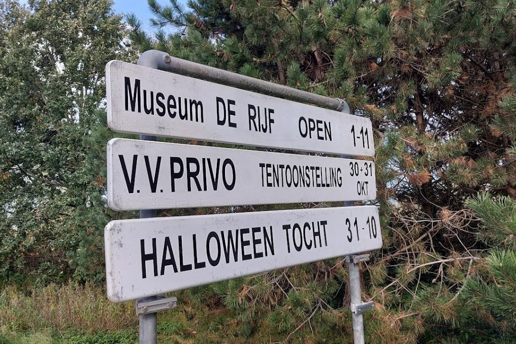 26103102halloweenpb