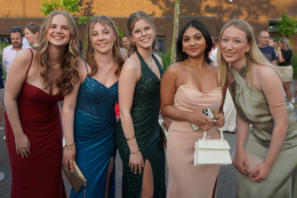 26052701gala01adv