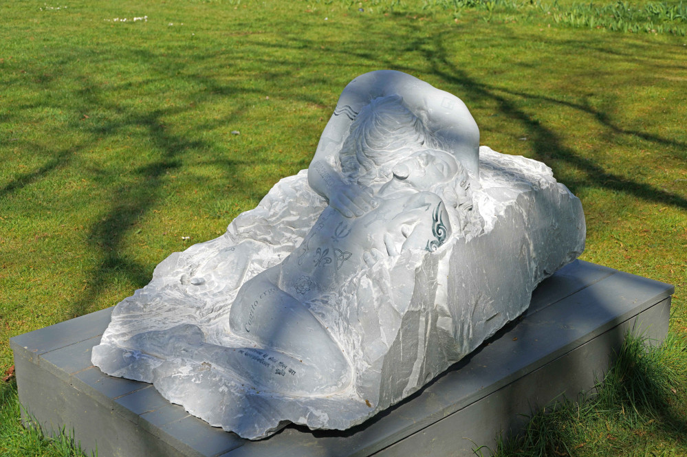 25041802pieta1