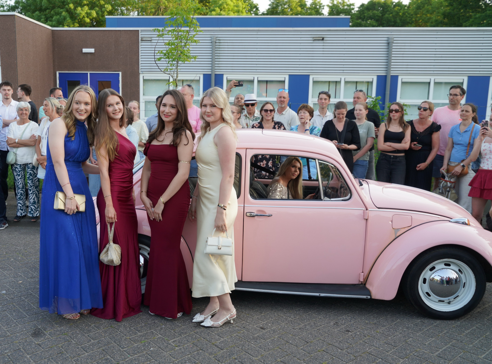 26052701gala8adv