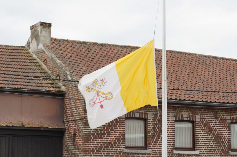 25042204kiekpauselijkevlaggd